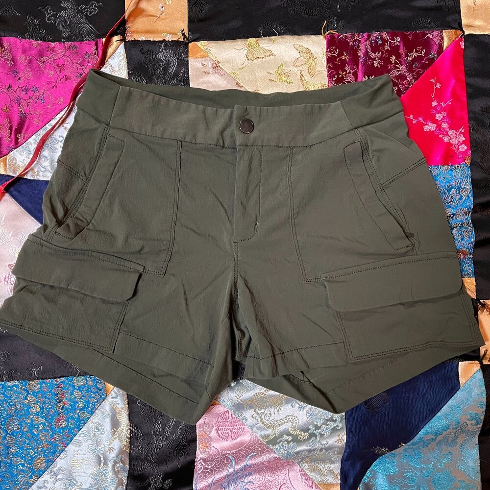 Athleta Trekkie Cargo Shorts, 4", olive, size 6
